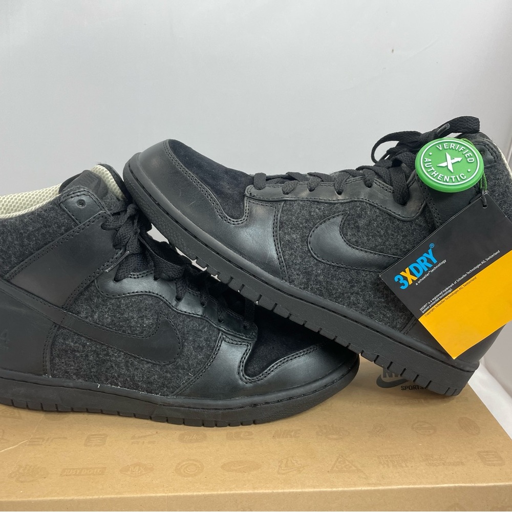 Dunk Hi Supreme Spark’Sticky Rubber’- Size 10